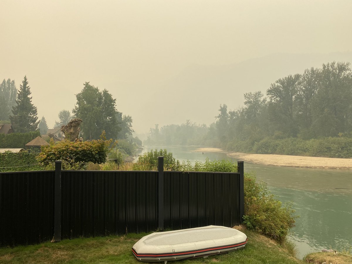 Worst day for smoke yet. Ash falling from the sky. #BCWildfire #shuswaplake #shuswap #sicamous