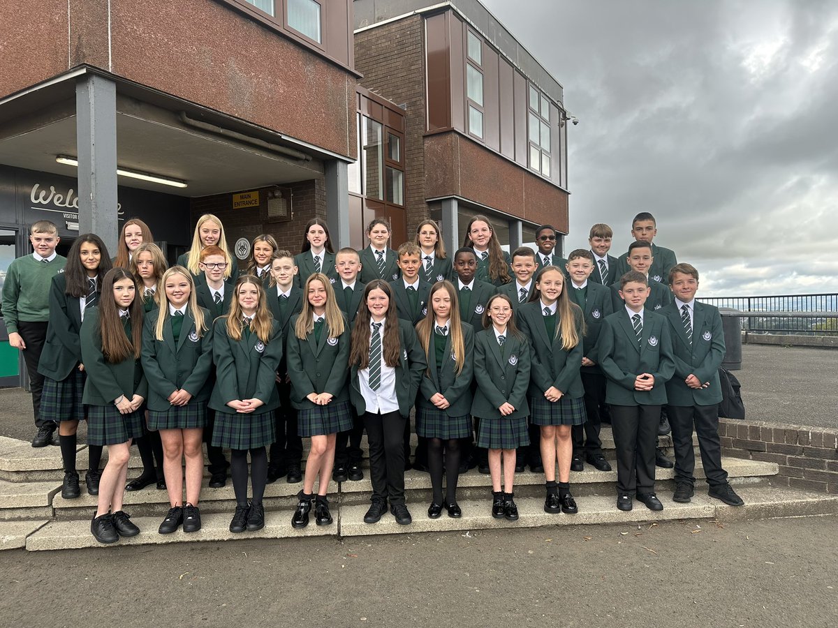 StLukesHigh's tweet photo. Mr Cassie, Head of Kentigern House enjoyed welcoming S1 pupils today and getting to know them throughout the day! The pupils enjoyed various activities in the morning to meet their new classmates and find out more about each other. Well done 1K - Kentigern House 🟡 https://t.co/68nXHIlZfC