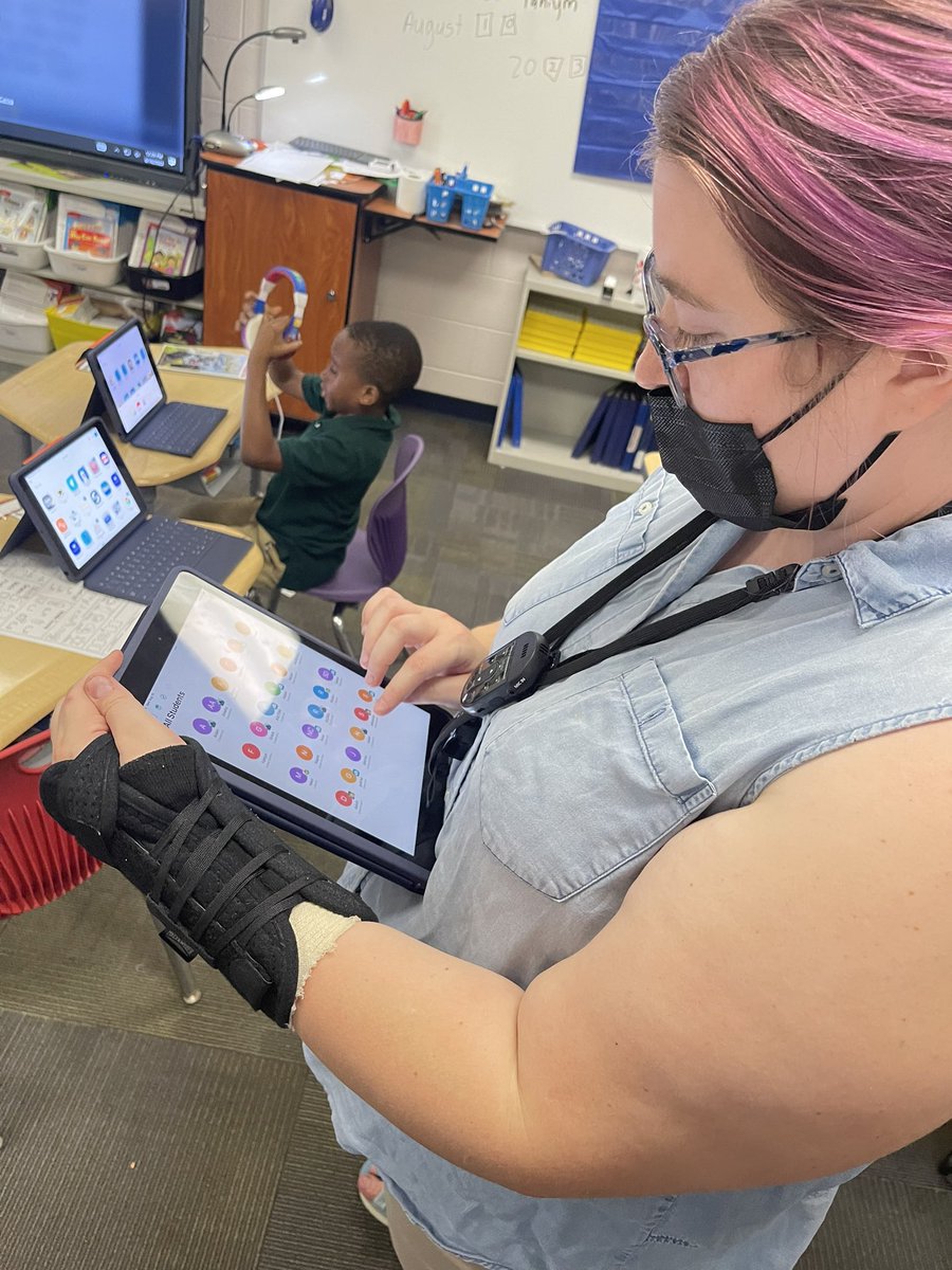 BethanyITC's tweet photo. Exciting day sharing @Canvas_by_Inst with new teachers 📚 and modeling @AppleEDU Classroom Setup with K-1 students 🍏🎓 @SonnyCarterElem! Witnessing young minds explore and teachers embracing new tools was truly inspiring! #CanvasLearning #AppleClassroom #Built4Bibb https://t.co/60xelFPhoI