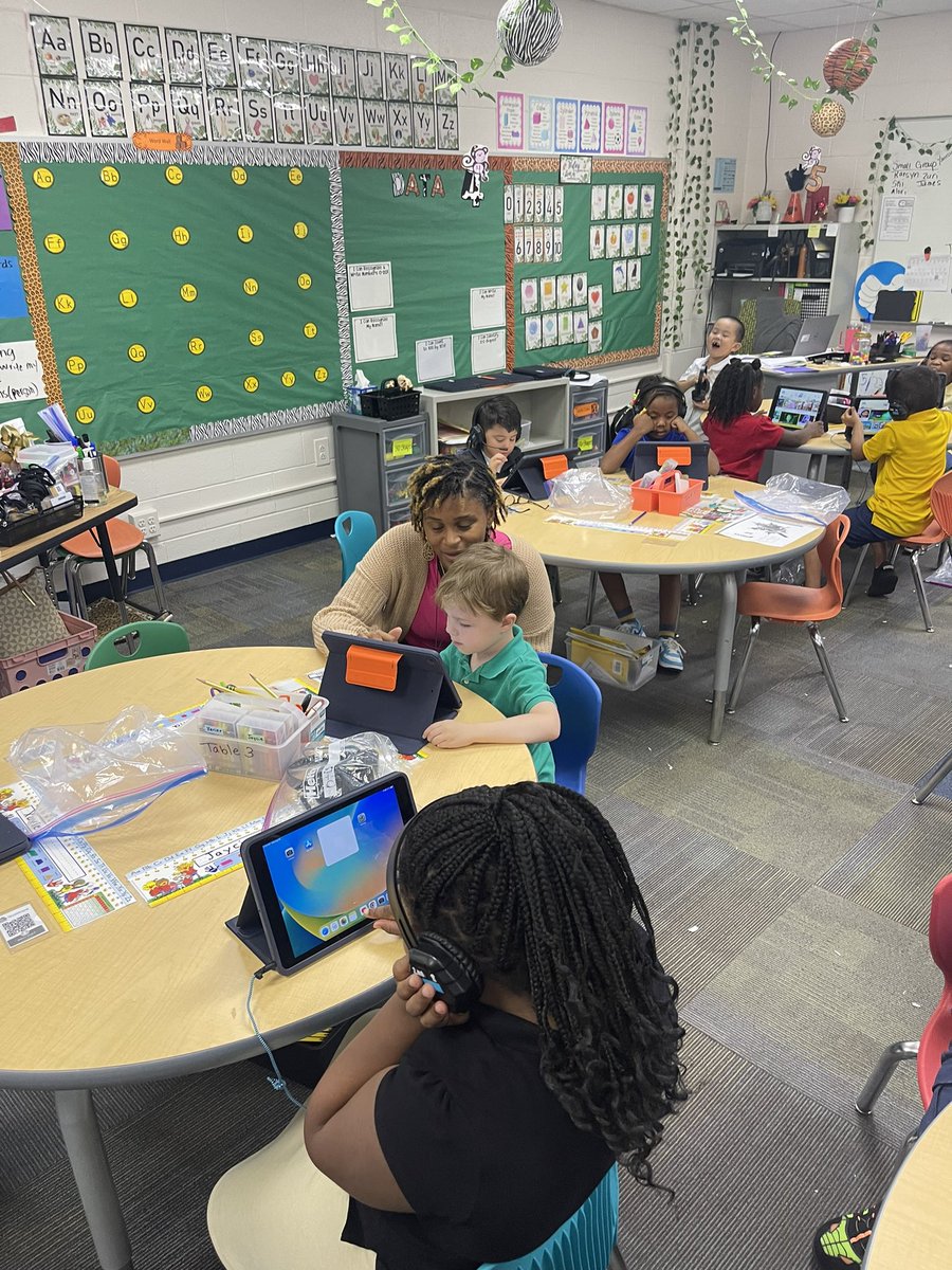 BethanyITC's tweet photo. Exciting day sharing @Canvas_by_Inst with new teachers 📚 and modeling @AppleEDU Classroom Setup with K-1 students 🍏🎓 @SonnyCarterElem! Witnessing young minds explore and teachers embracing new tools was truly inspiring! #CanvasLearning #AppleClassroom #Built4Bibb https://t.co/60xelFPhoI