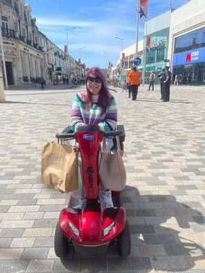 SussexIncidents's tweet image. Stolen overnight PEVENSEY (East Sussex)
*Night of 14/08 * 
Hi. I’m disabled &amp;amp; my electric scooter 📷 is been stolen this last night in to this morning
Can anyone let me know if you see it. It’s red, with 2 wheels that not working and a broken arm rests