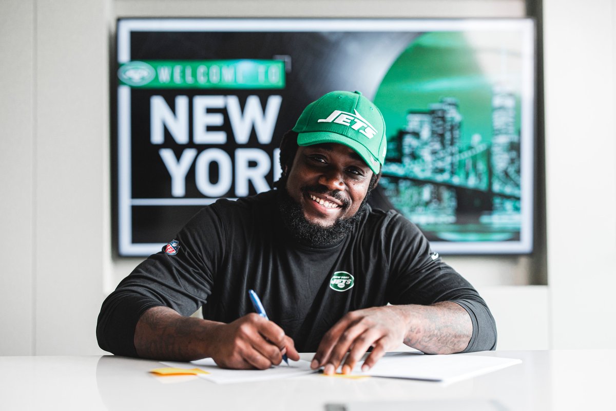 nyjets's tweet photo. OFFICIAL: We've signed RB Dalvin Cook.

Let's get it, @dalvincook!! ✈️

📰 https://t.co/BvdAp3pQrw https://t.co/mnILcldSQb