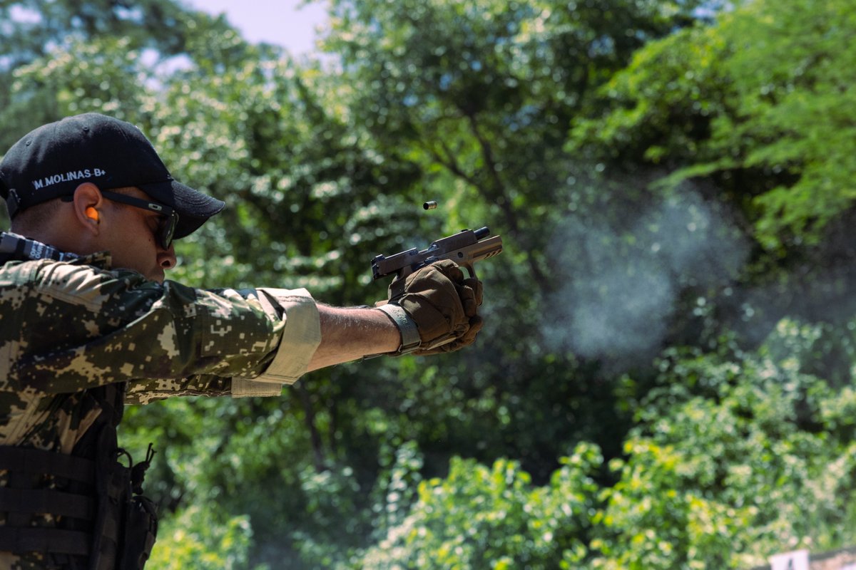 MARFORSOUTH's tweet image. Reconnaissance #Marines with @marforres and special operations Marines from partner and allied nations conduct tactical pistol training during #UNITASLXIV at Cartagena, Colombia, July 19, 2023.

#Readiness | #StrongerTogether | @USMC