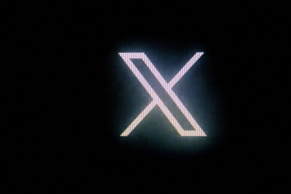 ManagementStoic's tweet photo. Why Transformations Need To Make Sense: Lessons From Elon Musk’s Misadventures With ‘X’ #leadership #management 
https://t.co/7fYumlZhv3 https://t.co/qJ9VgmqcJD