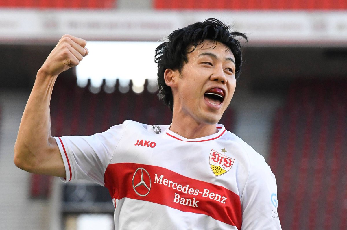 Livin_Liverpool's tweet photo. Fact: Klopp has never won a league title in his career without a Japanese player in his squad 🇯🇵 https://t.co/OAflnQamhq