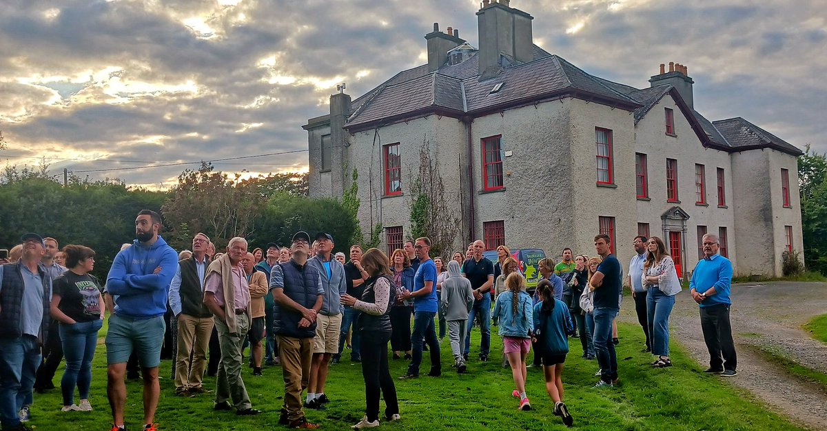 Great crowd in for our @HeritageWeek tour of the farm this evening. Thanks to everyone for calling in.

#Ballykilcavan #Laois #IrelandsAncientEast #HeritageWeek2023