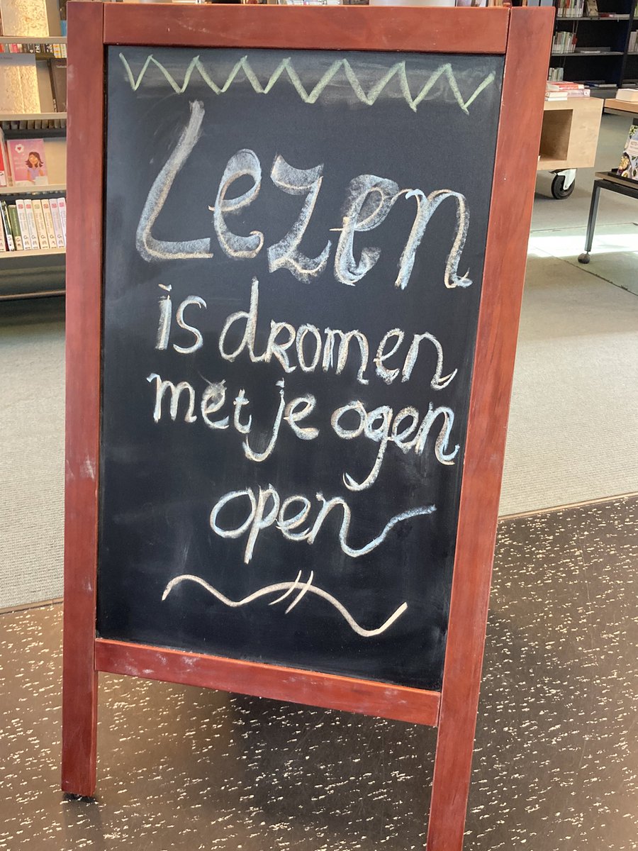 Goeroemania's tweet photo. Vanmiddag in de bieb. Mooi!
#mooigezegd @bibliotheek https://t.co/68gZBFPh1f