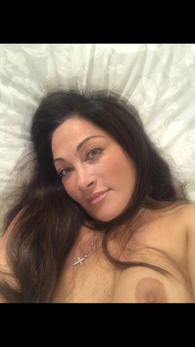 Wishing you all a very good night 😉😈😉😈. 😘😘 https://t.co/6v1397JkNY