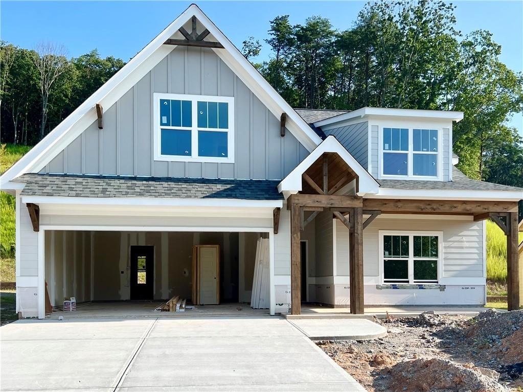 GolfCourseHome's tweet image. This stunning Georgia home is now available for move-in in September! 1st-floor owner's retreat, oversized shower &amp;amp; other luxury features. For more information, click the link: tinyurl.com/Lake-Arrowhead #GolfHomes #LuxuryRealEstate #GeorgiaRealEstate