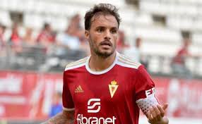 Te puedes retirar facturando sobre lo facturado, o volviendo a casa a colocarte tu escudo en el pecho.

HONOR