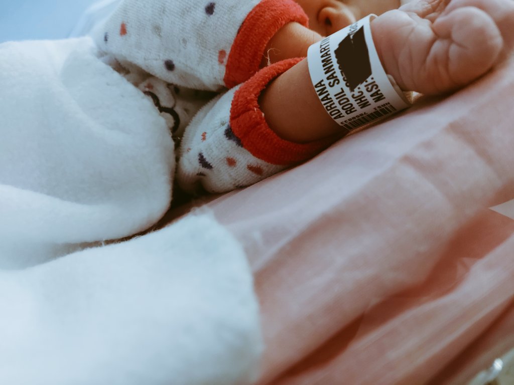 orodil's tweet image. Benvida, filla! 💜
Estamos ben e inmensamente felices. Grazas ao persoal do HULA e sobre todo ás matronas, Silvia e Paula, que nos atenderon no parto e toda a xente que nos coida estes días. A sanidade pública merece que pelexemos moito por ela, e por ti tamén Adriana 🥰