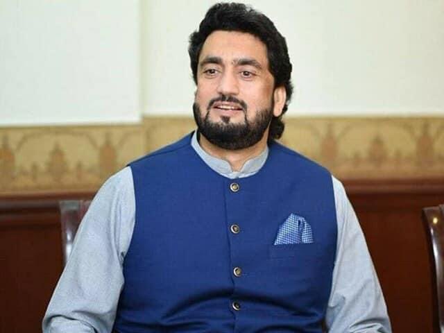 ReadinWakil's tweet photo. تشدد سے ڈر کر پریس کانفرنس کرنیوالوں کو تاریخ یاد نہیں رکھتی بلکہ 
ڈٹ ۰۰۰ جانیوالوں کو یاد رکھتی ہے، 
مرد مجاہد کو بالاآخر رہائی ملی ۰۰۰۰
شکر الحمداللّہ 💐
@ShehryarAfridi1 https://t.co/sNRVyFQJKj
