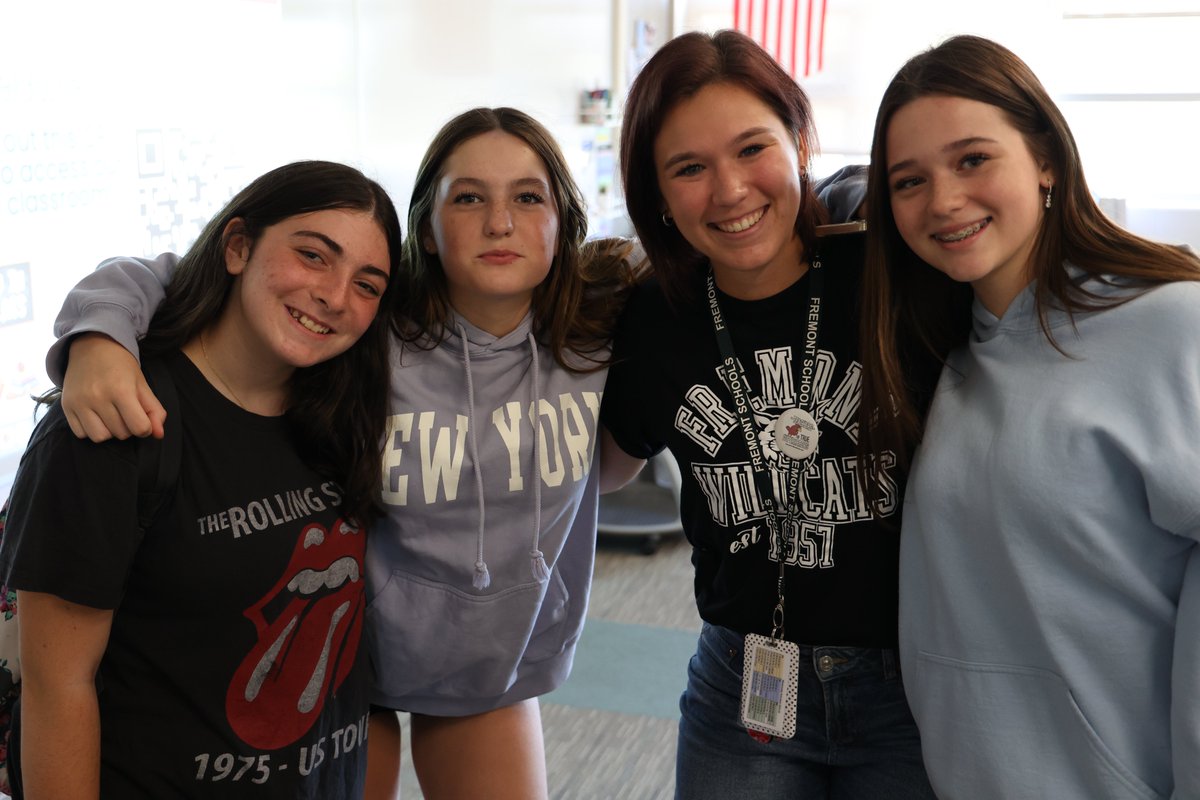 FSD79's tweet photo. We loved seeing everyone at Meet &amp; Greet today. Can't wait for the first day of classes tomorrow! #empower79 https://t.co/D98TCiWnuy