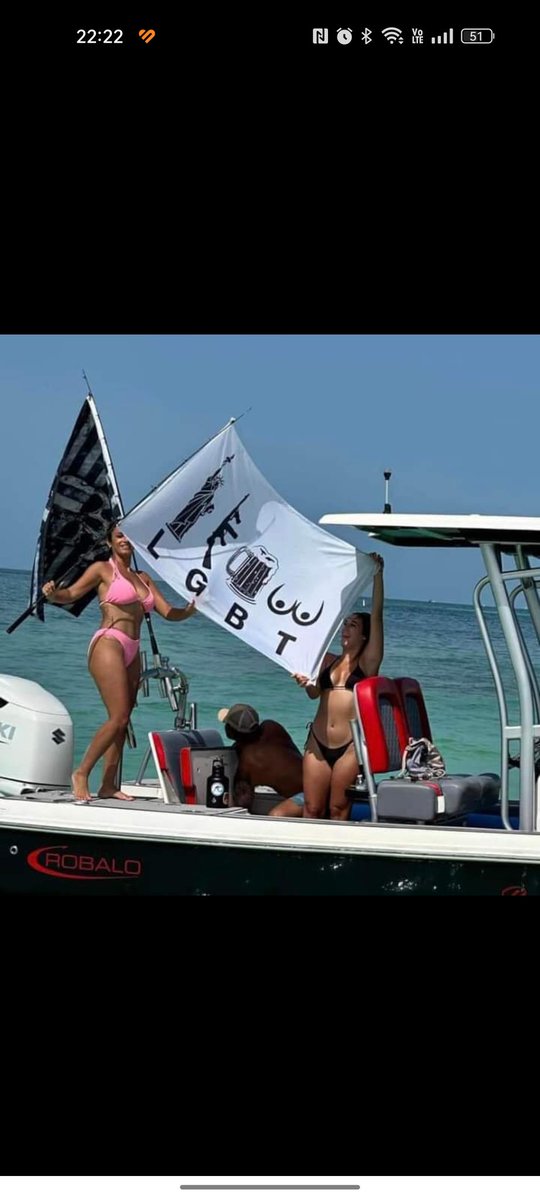 Maciek. 500 tweet media