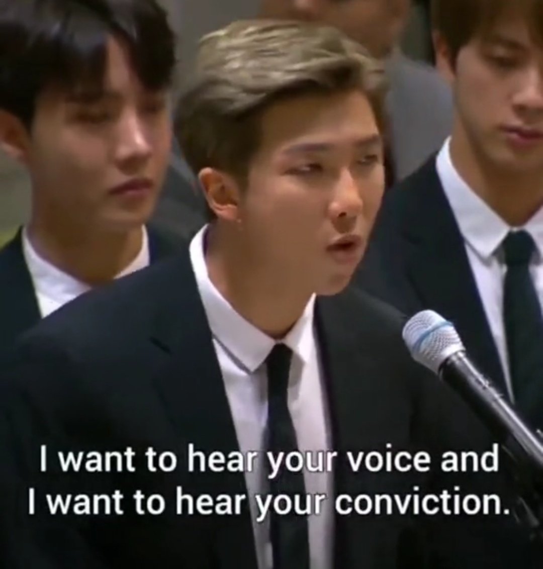 namjoonii89's tweet photo. نامجون در سخنرانی سازمان ملل در سال 2018 به هویت جنسیتی اشاره کرد که مهم نیست جنسیتت چیه راجب خودت صحبت کن https://t.co/Ed0qZ9O4Wt