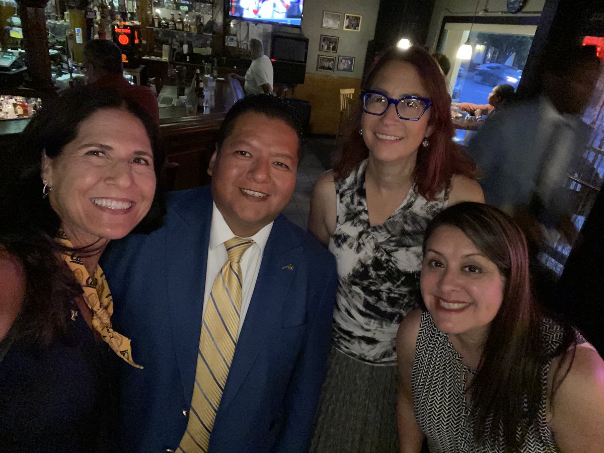 mbmoskowitz's tweet image. ❤️🎉🍾👏🏻 Hoooray for ⁦@UCBerkeley⁩ ⁦@GoldmanSchool⁩ ⁦@UCAdvocacy⁩ @UCPrezDrake⁩ ⁦Grand Opening of the UC “Student and Policy Center”
in Sac w/⁦@EleniForCA⁩ ⁦@RogerNiello⁩ ⁦@LauraFriedmanCA⁩ ⁦@AsmLuzRivas⁩ #PublicEd #UC4CA #GoBears!