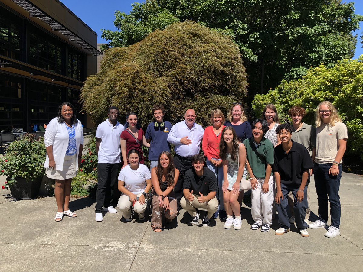 DrIanBSaltzman's tweet photo. Loved hearing directly from our students today at the board retreat. Their perspectives on electronic influences - technology and social media- were invaluable! Thank you students! @EverettSchools https://t.co/ysfAVQXCky