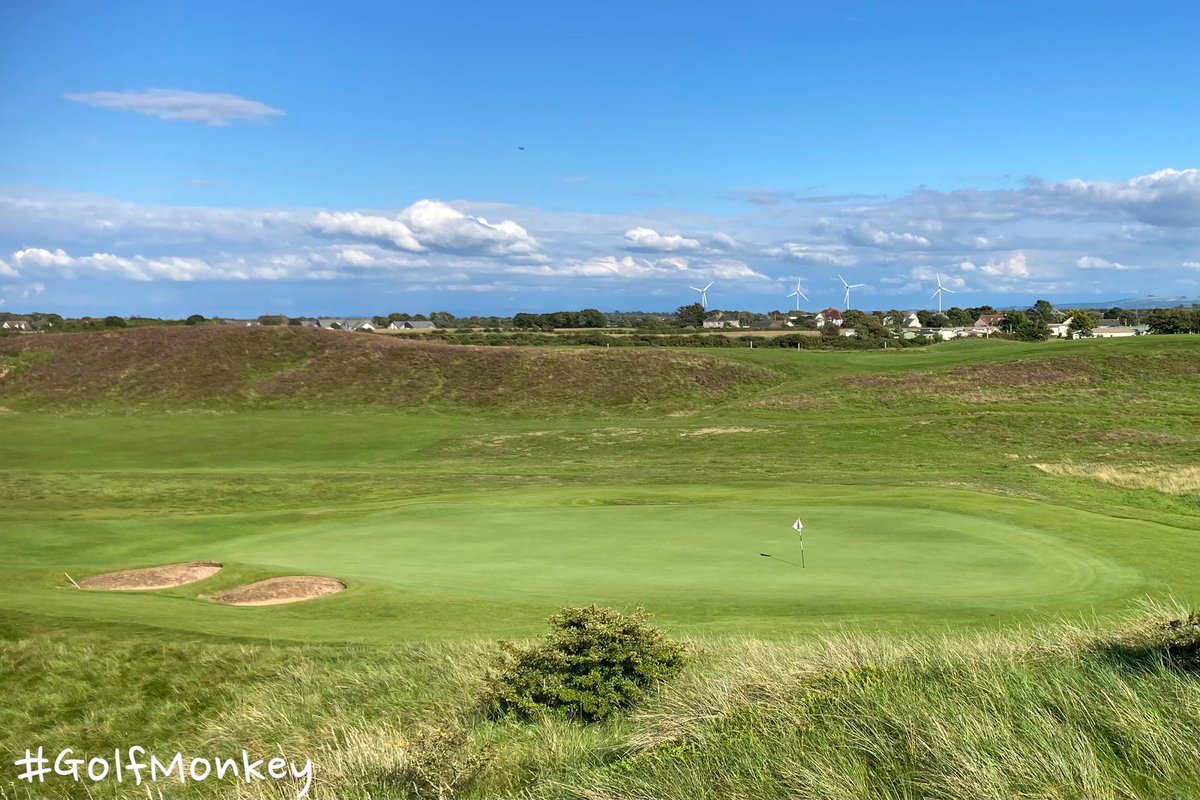 thegolfmonkey's tweet photo. Fab night βοΈ for a game on the old links of @sillothgolfclub β³οΈ Some actual summer weather!! #Golf #GolfMonkey #GolfTwitter #LinksGolf https://t.co/ZAt66LvBGC