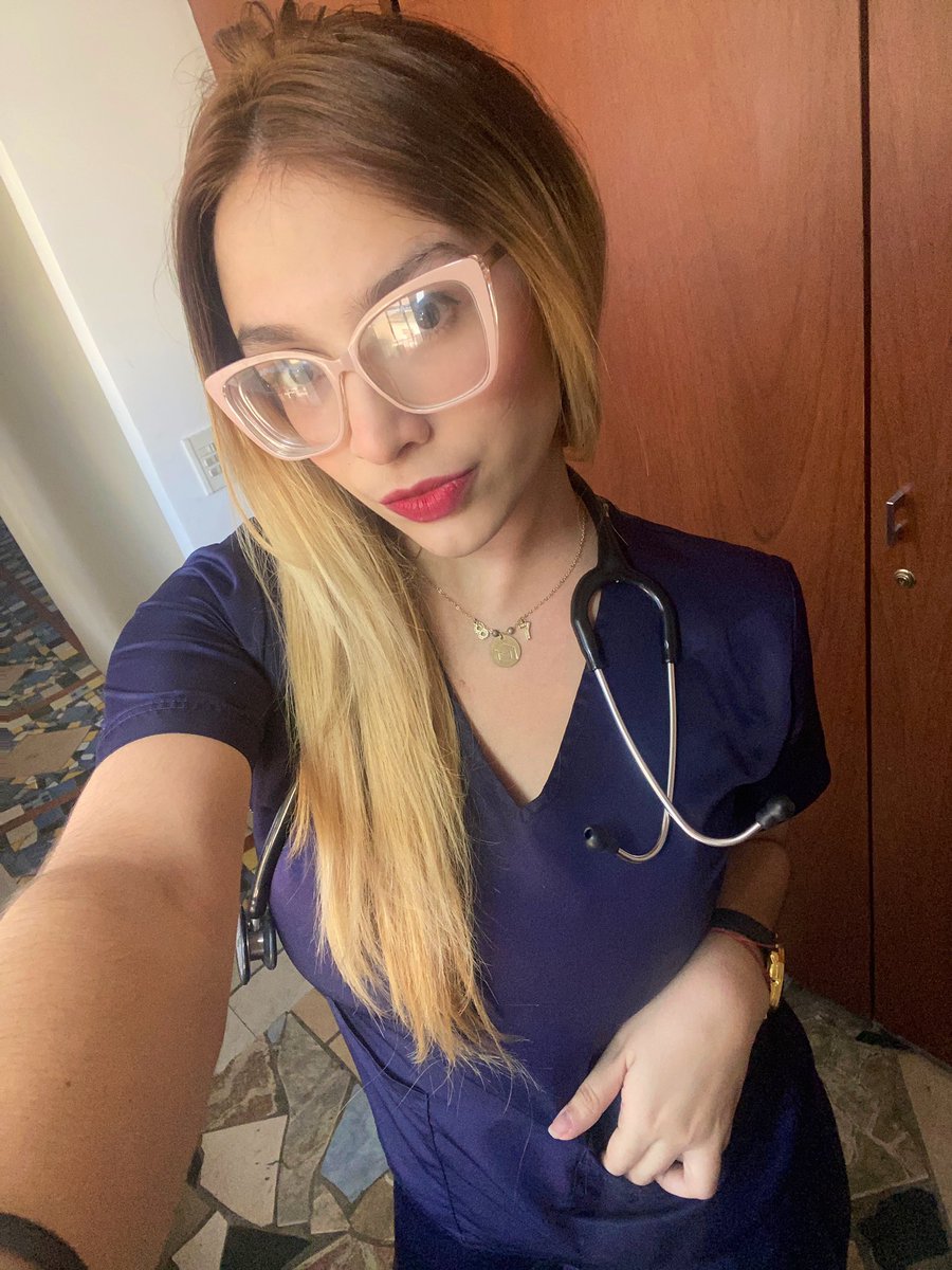 _barbiedoctora's tweet photo. De qué especialidad tengo cara?🤨 https://t.co/HY4I5heUye
