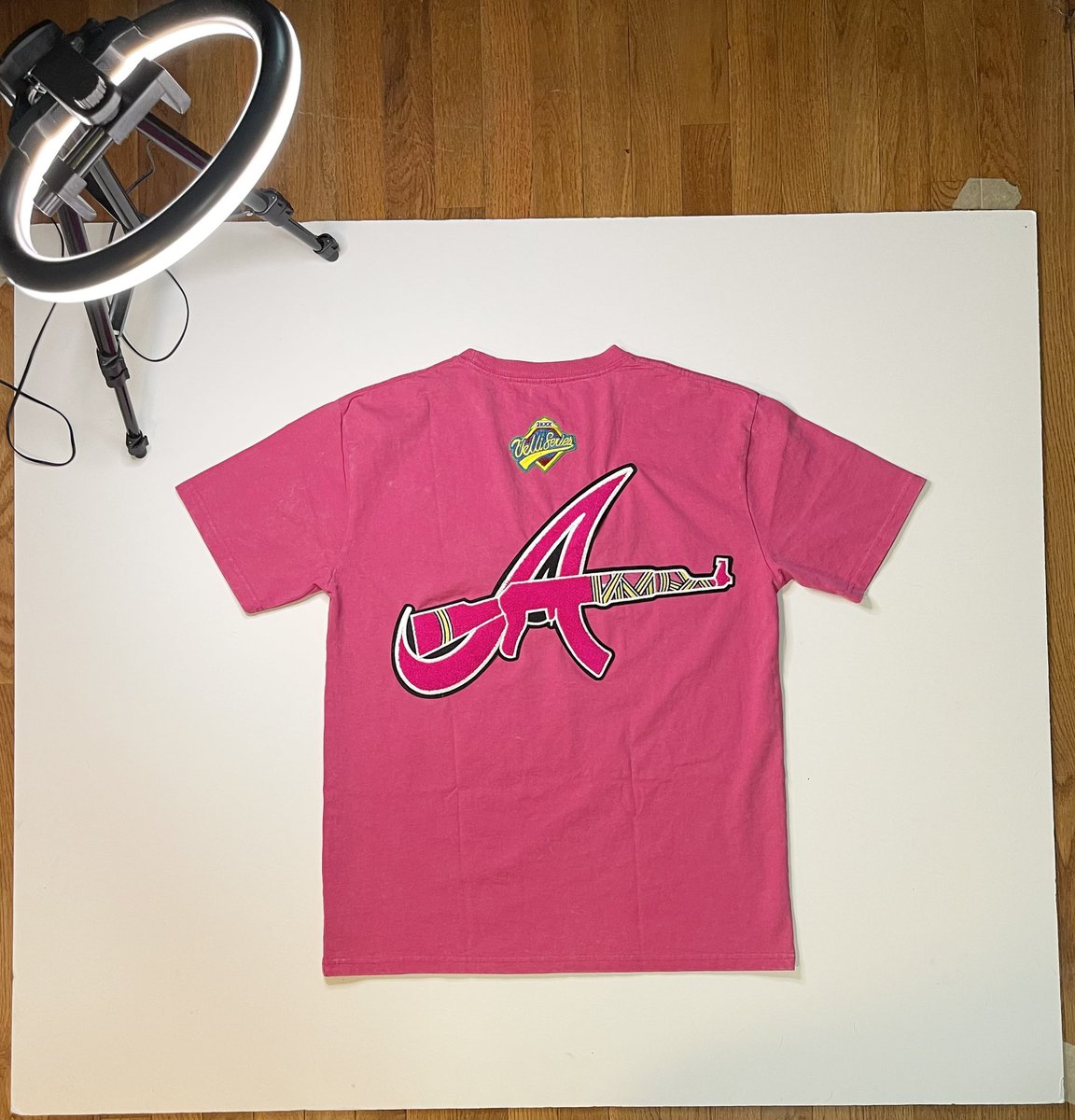 ShAwNbReEz9's tweet photo. 🚨NEW RELEASE🚨.. Atlanta Chopstix Heavyweight Tee Available Now In “Bubblegum (Pink x Pink)” In All Sizes‼️…. #LinkinBio https://t.co/PluTi3cweu https://t.co/Z88iCbr8xI