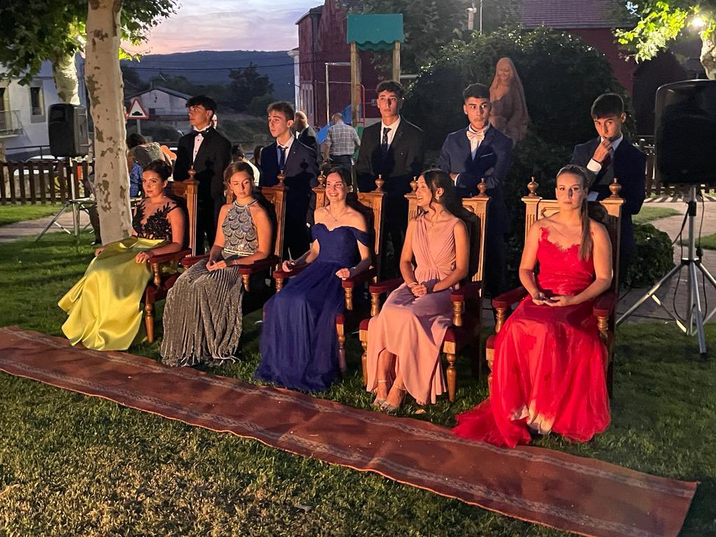dipusalamanca's tweet photo. En 📍#Ledrada el pregón y la coronación de la reina y damas da el pistoletazo de salida al inicio de las fiestas de #sanroque ‼️🎉🎊 https://t.co/JD1vrsvqIa