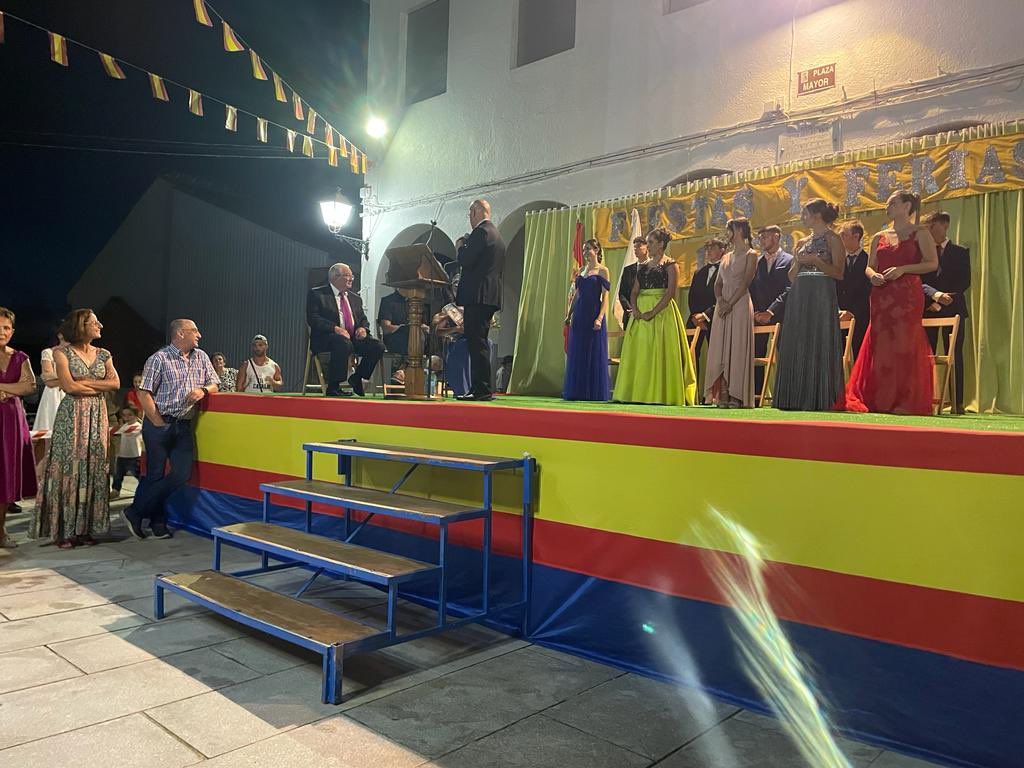 dipusalamanca's tweet photo. En 📍#Ledrada el pregón y la coronación de la reina y damas da el pistoletazo de salida al inicio de las fiestas de #sanroque ‼️🎉🎊 https://t.co/JD1vrsvqIa