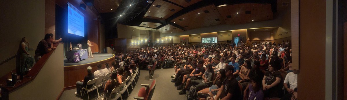 Senior Meeting Happening Now ⁦@SHHSASB⁩ #knightsdoitright #KnightsDunnRight #Seniors2024