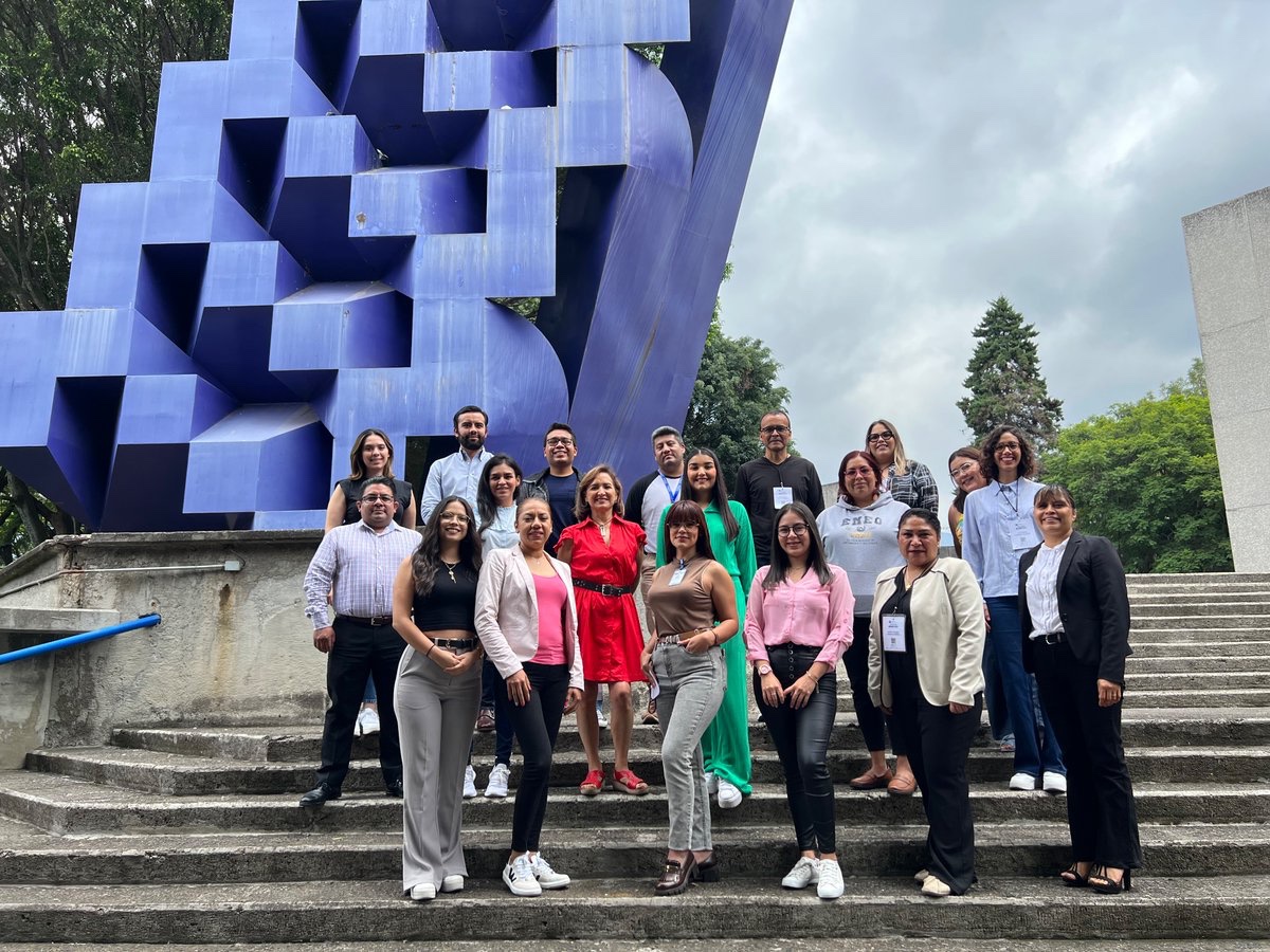 SaludPublicaMx's tweet photo. 📸 ¡Felicitaciones a todas y todos los participantes del curso: "Diseño y Evaluación de Programas de Salud" del #PASPE2023! 

Agradecemos a la Dra. Jacqueline Alcalde Rabanal por liderar este camino de aprendizaje 🏆

¡Sigamos construyendo un futuro de salud y bienestar! 👏🏻 https://t.co/hFW2aJzamR