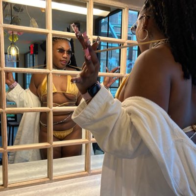 dimples_livvv's tweet photo. #NewProfilePic https://t.co/jTMAR9tMQd