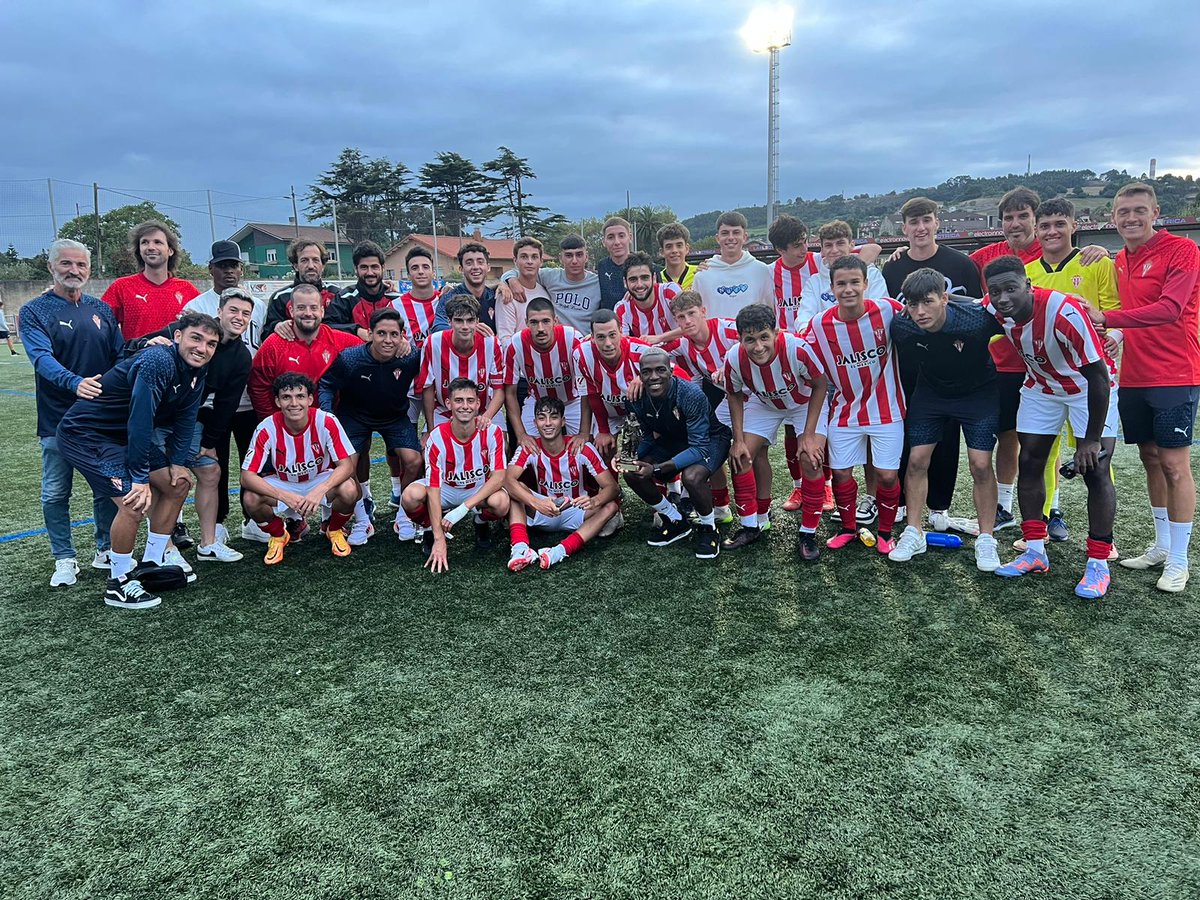 RealSporting's tweet photo. 🙌🏻 🏆 El Sporting Atlético gana el XVL Villa de Jovellanos (0-2).

⚽️ Acerete y Samu Montes. 

🤝 Gracias por la invitación, @GijonIndustrial. 

#CanteraRSG https://t.co/0Qs4K2EJaw