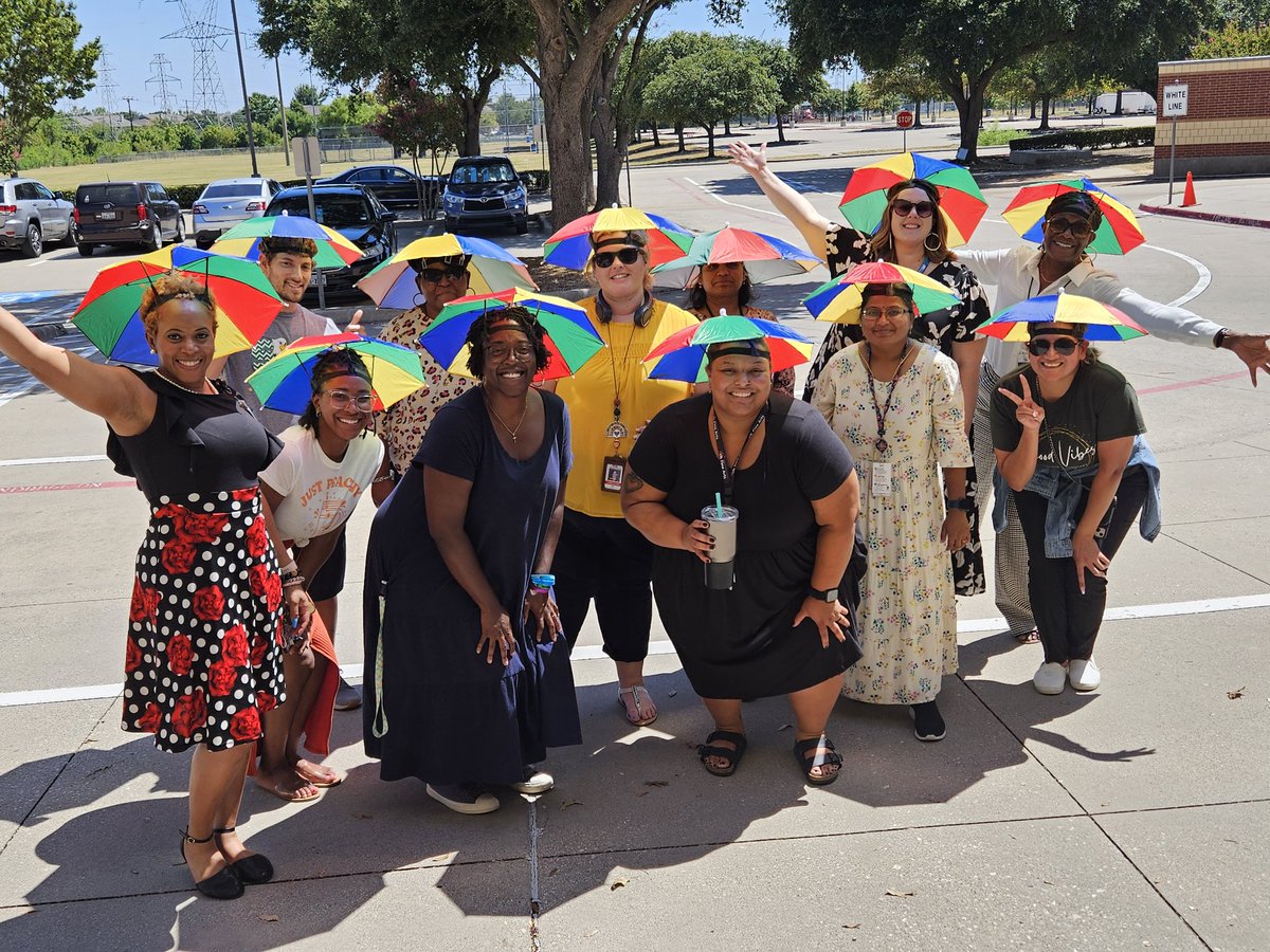 Dismissal!!! This is how we stay cool &amp; smile in this Texas heat! 😎🦅💙💚 <a href="/TeamRiverchase/">Spark STEM Academy at Riverchase Elementary</a> <a href="/susanmachayo/">Susan Machayo</a> <a href="/CFBISD/">Carrollton-Farmers Branch ISD</a>