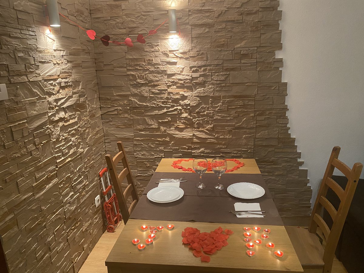 addry15_'s tweet photo. cena romantica para la mama y el papa❤️❤️❤️ https://t.co/ELAEGRa4fA