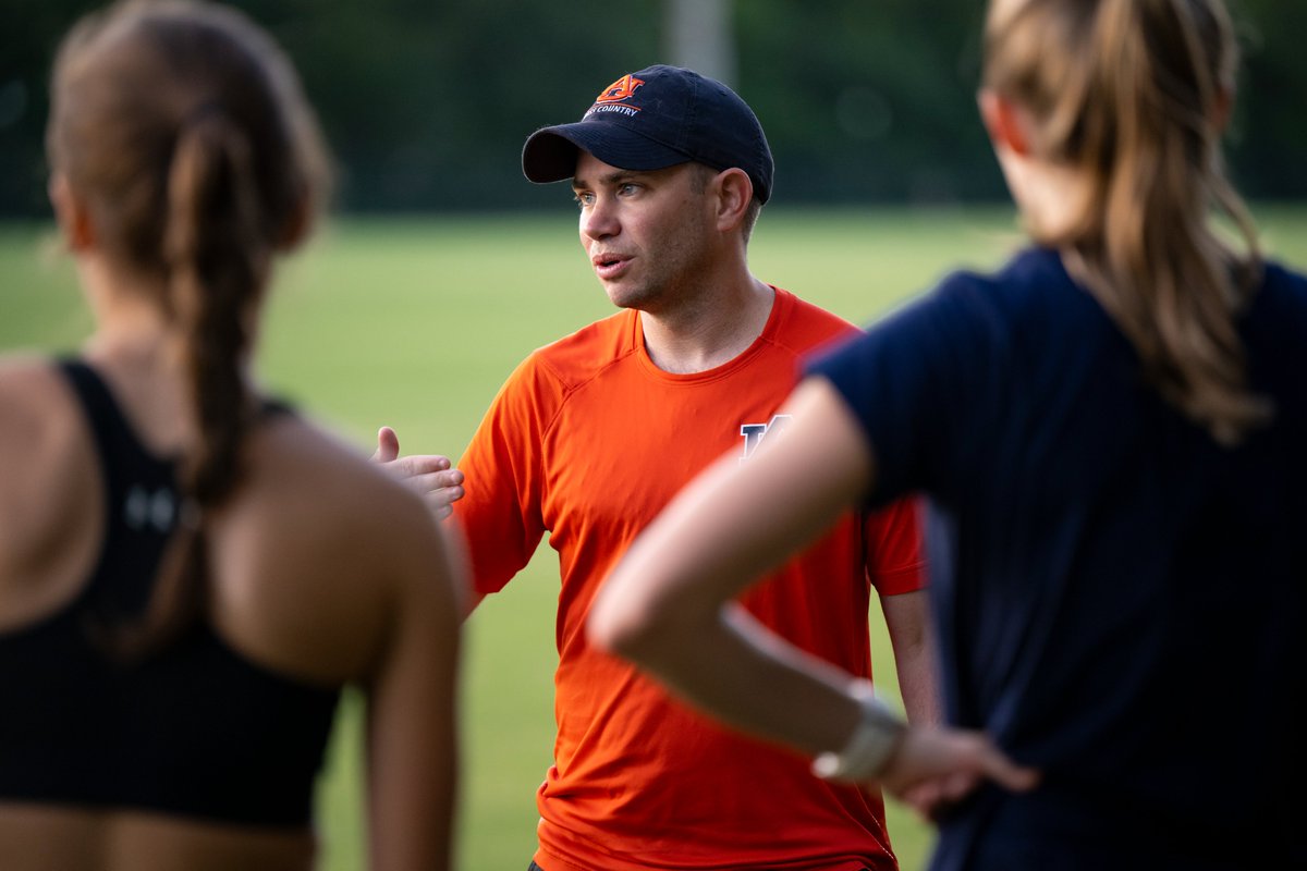 AuburnTFXC's tweet photo. Early morning miles.☀️

Day 1 of practice in the books.

#WarEagle https://t.co/LohQl7dNL6