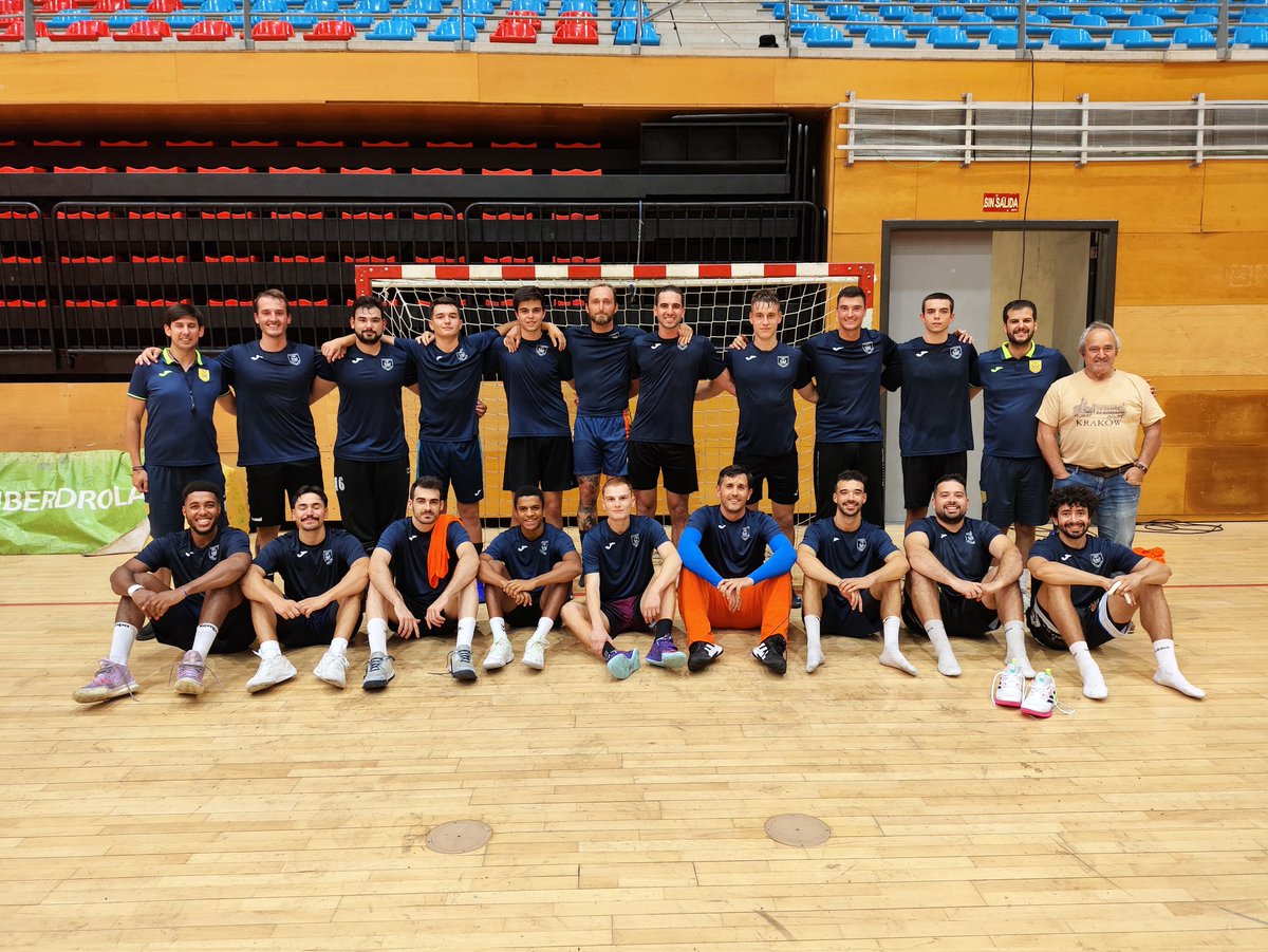 🔈Pretemporada
Primer día en la oficina para nuestro equipo de Primera Nacional
Vamos equipo 💪💛💙
#masFuertesQueNunca