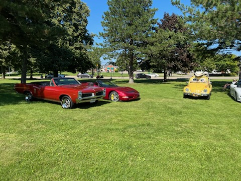 PFCUmichigan's tweet image. It's a beautiful evening, and we've got the perfect accessory to make it even better! Stop by the B95 tent at Grand Blanc High School for the Rolling Cruise for Back to the Bricks and grab some stylish PFCU sunglasses. 🕶☀️ #RollingCruise #BackToTheBricks #PFCU