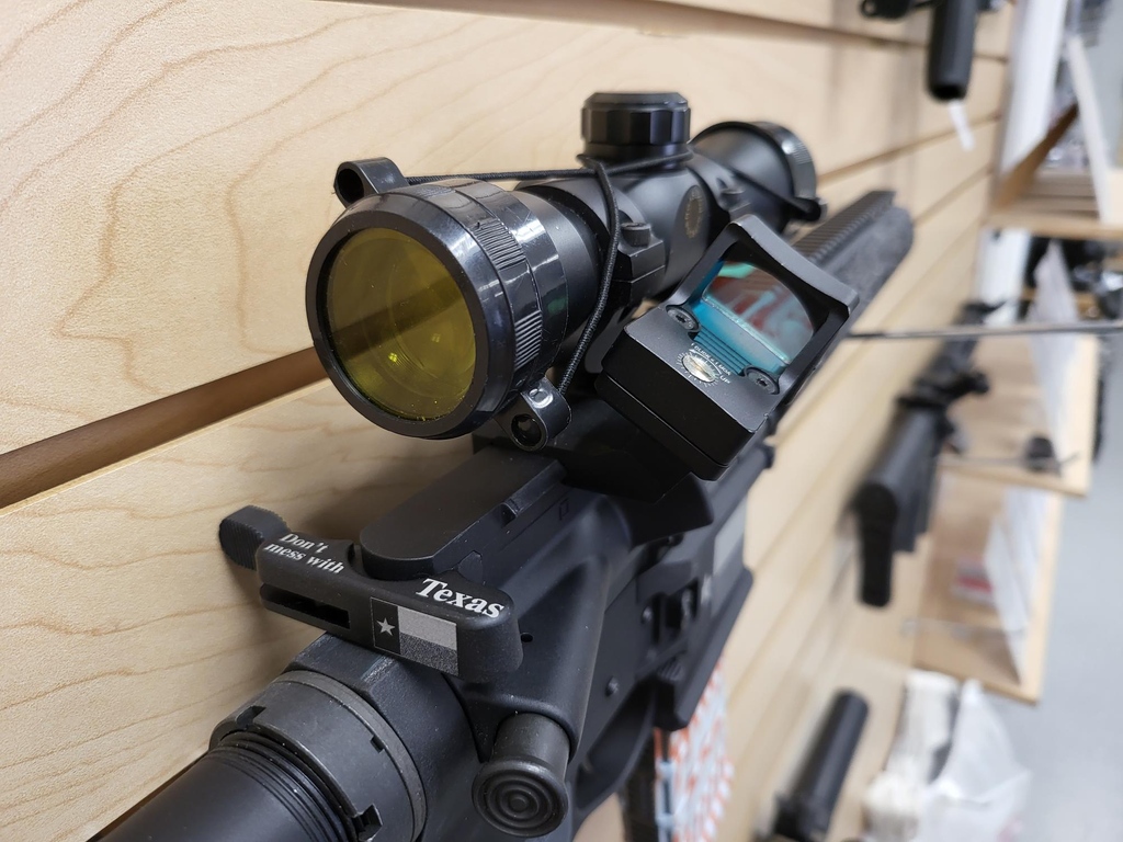 ARS_unique's tweet photo. Check out these custom builds from Austin B - Texas style!
#custombuild #gunsmith #texas #style
#uniquears #pewpew #2A #customrifle #customhandguard #AR15 #uniquegrip #makeityourown #forwhateveryoureinto https://t.co/LpibhHZ1sY