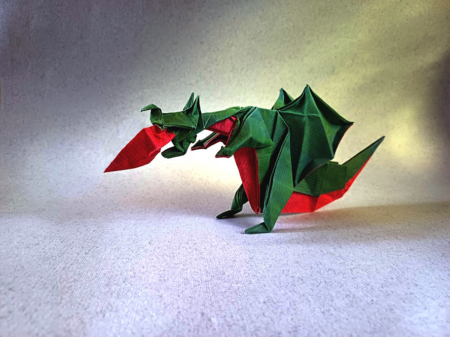 Designed by Mathieu Gueros and folded by Rui Roda (source: buff.ly/3OTaReG) #origami #dragon