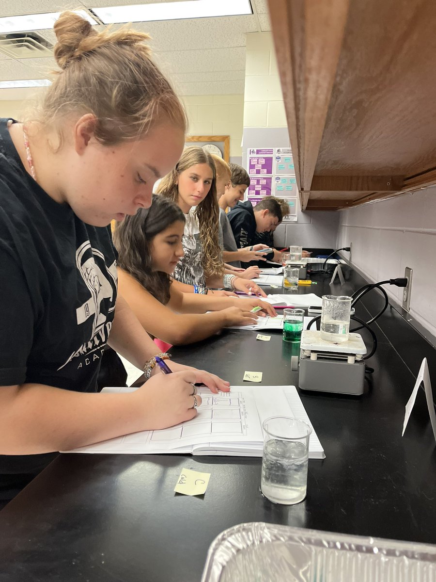 adams_rrms's tweet photo. Physical Science students working on a kinetic theory lab #WeAreRoyal @RRMSRoyalKnight https://t.co/hGptxTBOvf