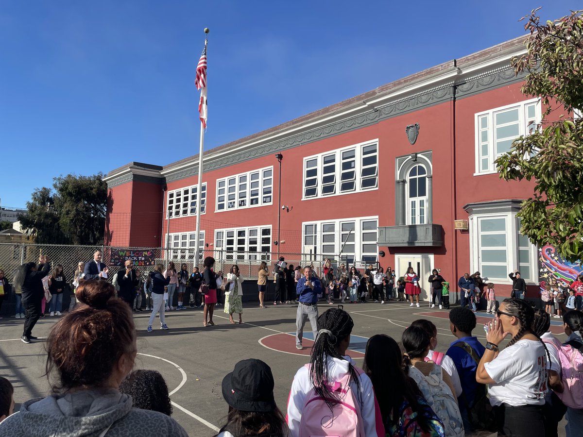 Happy first day of school! I was so excited to greet the students at Cobb Elementary today. I look forward to continuing to serve the students, families, and staff in this vibrant district committed to educational equity and academic excellence. #WeAreSFUSD #SFUSDBackToSchool
