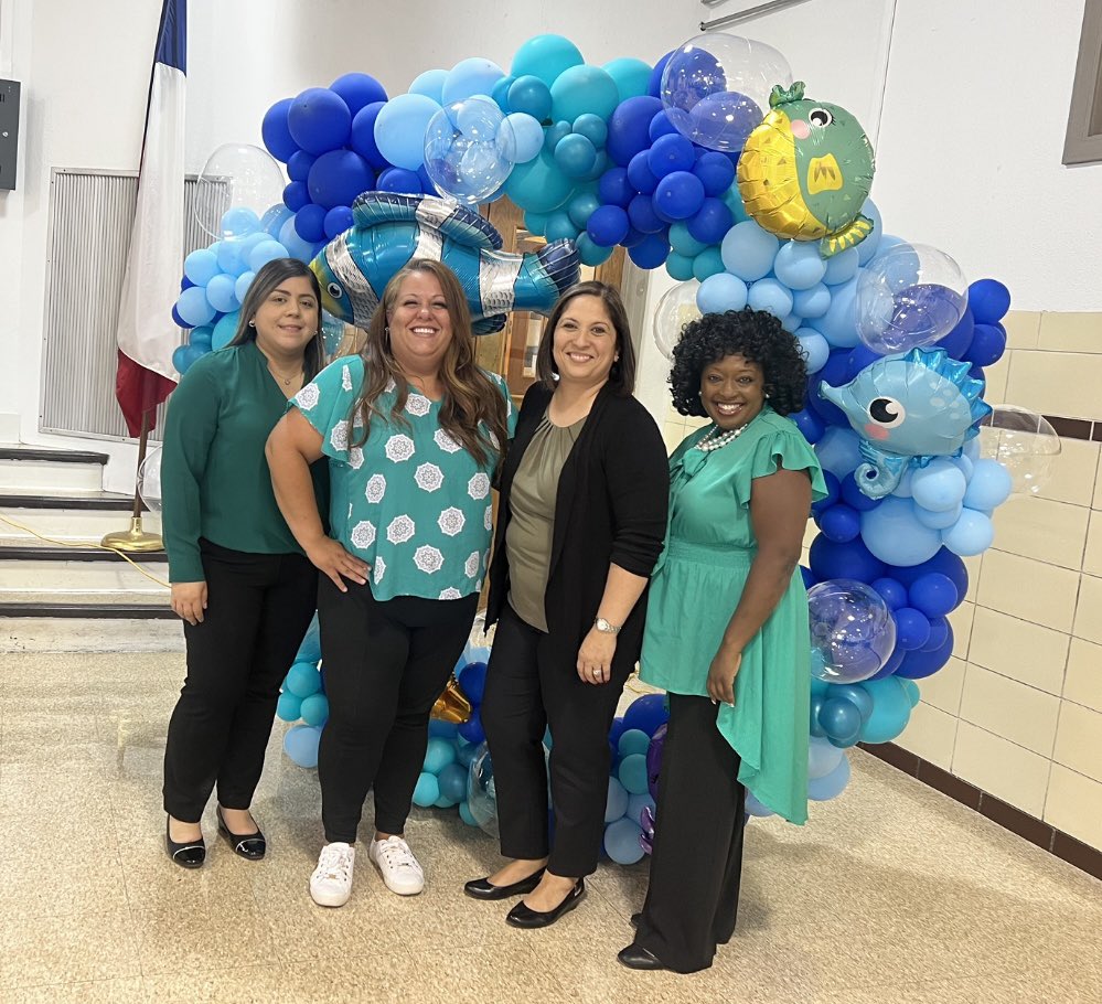 JeffersonES2's tweet photo. Amazing Admin team! Thank you for leading the way during the “wave of change’. @HISDCentral @TeamHISD @iliana_kd @luzmartinezpr @Varenda2 https://t.co/KJBGk8JKFC