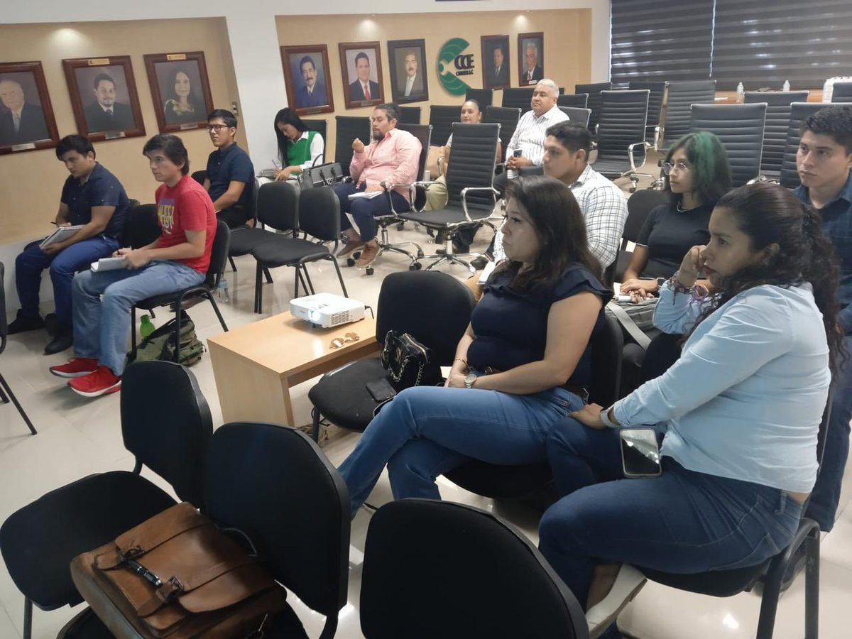 AEEC_CAMPECHE's tweet photo. 👉🏽 Impartimos en conjunto con CCE Carmen y la empresa Digamma el curso “Controles volumétricos para Hidrocarburos y petrolíferos” 📝
#GobiernoDeTodos🚩#Capacitación #CCE #Digamma #AEEC #Energía⚡️@LaydaSansores @aostoaortega https://t.co/11sMIMCvTS
