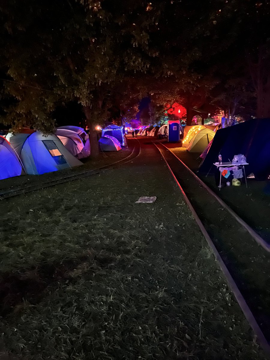 /dev/base tweet media