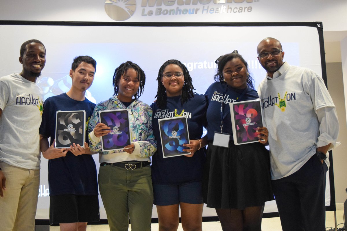 _CodeCrew's tweet image. 📸 Check out these amazing moments from our biggest Hackathon to date! We couldn't stop smiling from seeing all the excitement, laughter, and competition the students brought to the weekend!
#Hackathon23 #Hackathon #GritGrindCode #tech #coding