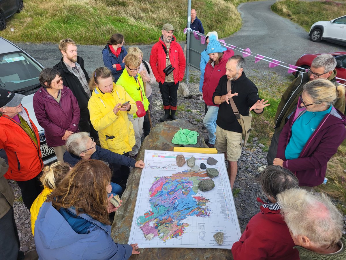 A gorgeous evening on the Sheep's Head Peninsula for our geology walk with Dr Ronan Hennessy (UCC). A step back into deep time and a fascinating insight into the unique landscape of West Cork's peninsulas with a true gem of a communicator #ellenhutchinsfestival #Heritageweek2023