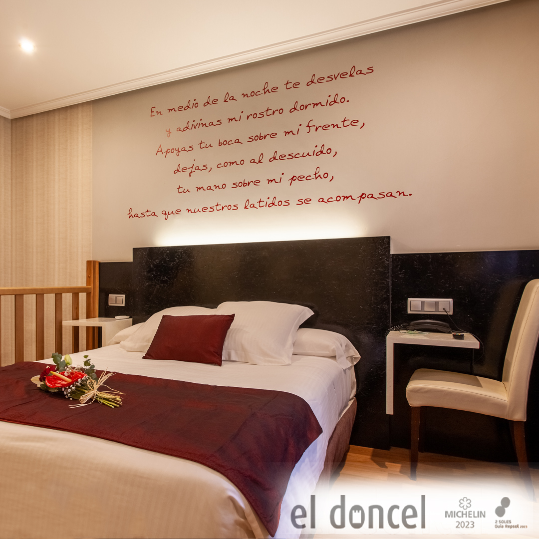 eldoncel_'s tweet photo. "En medio de la noche te desvelas y admiras mi rostro dormido..."
Las habitaciones de #eldoncelhotel ⭐️⭐️⭐️ respiran poesías por sus paredes.
Hospédate en nuestro hotel y las descubrirás!!!
#eldoncelrestaurante #siguenza #estrellamichelin⭐️ #hoteles #hotelconencanto #Guadalajara https://t.co/QqZ8CBYlM9