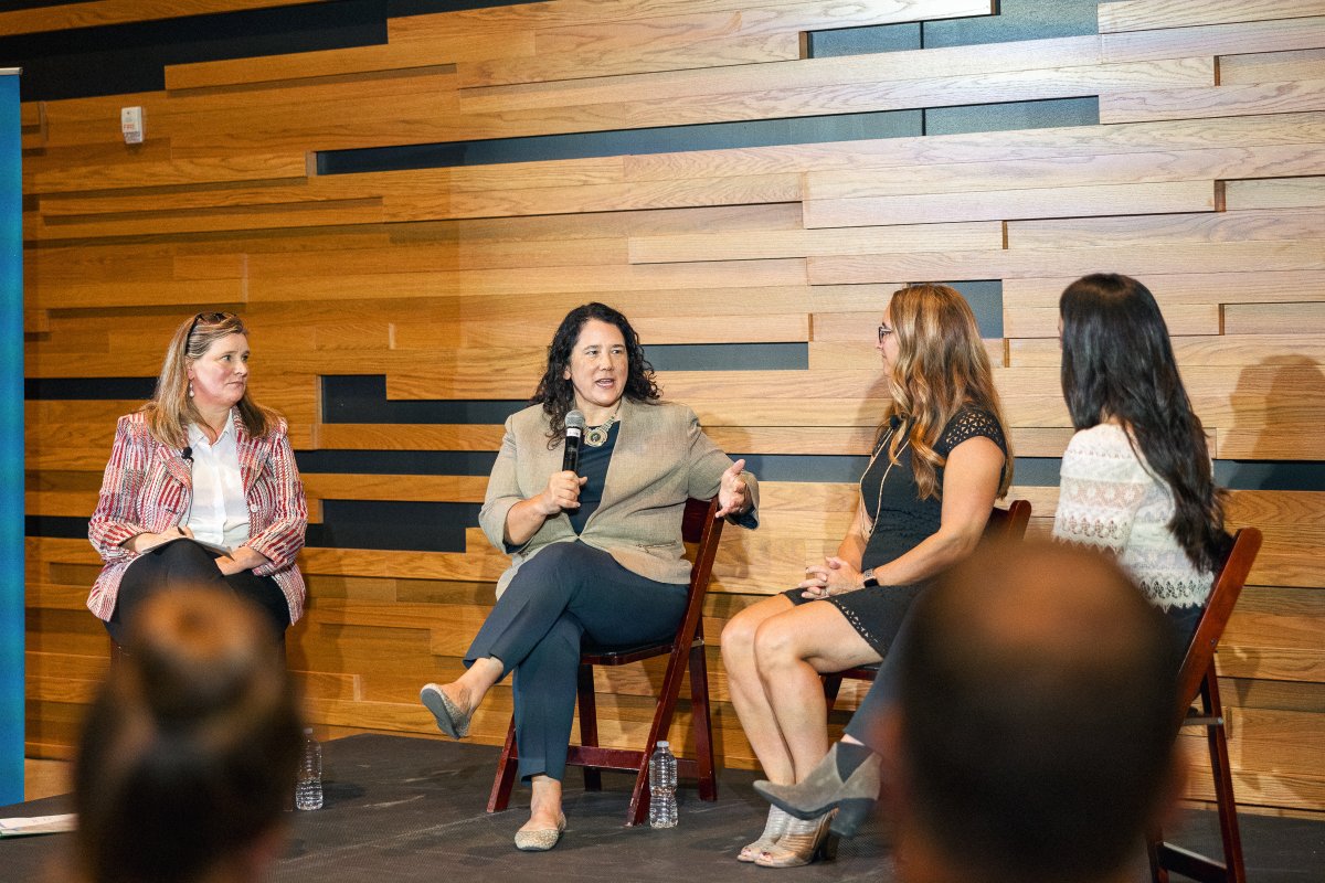 Business Forward and the <a href="/SBDigiAlliance/">Small Business Digital Alliance</a> joined <a href="/SBAgov/">SBA</a> Admin <a href="/SBAIsabel/">Isabel Casillas Guzman</a>, <a href="/principal/">Principal®</a>, &amp; women-owned small businesses earlier today to discuss digital tools and financial health.

🔍 Discover #smallbizdigital tools on employee benefits &amp; more: smallbusinessdigitalalliance.com/digital-tool-l…
