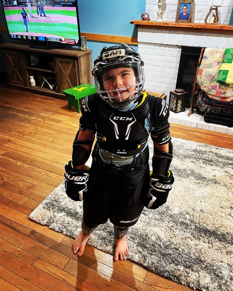 OtdrsmnHkyDad's tweet photo. Sam is ready for the next level this season! First 2023-2024 @CheetahHockey practice will be here soon!
#Sam76 #CheetahPride #HockeyIsForEveryone #NothingDownAboutDownSyndrome #FirstPads
@specialhockey @BauerHockey @CCMHockey @PureHockey @hockeytape @nonamehockeyco @WarriorHockey https://t.co/ry9CuwHng5