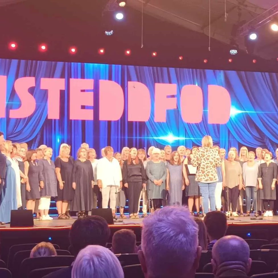 Côr yr Heli tweet media