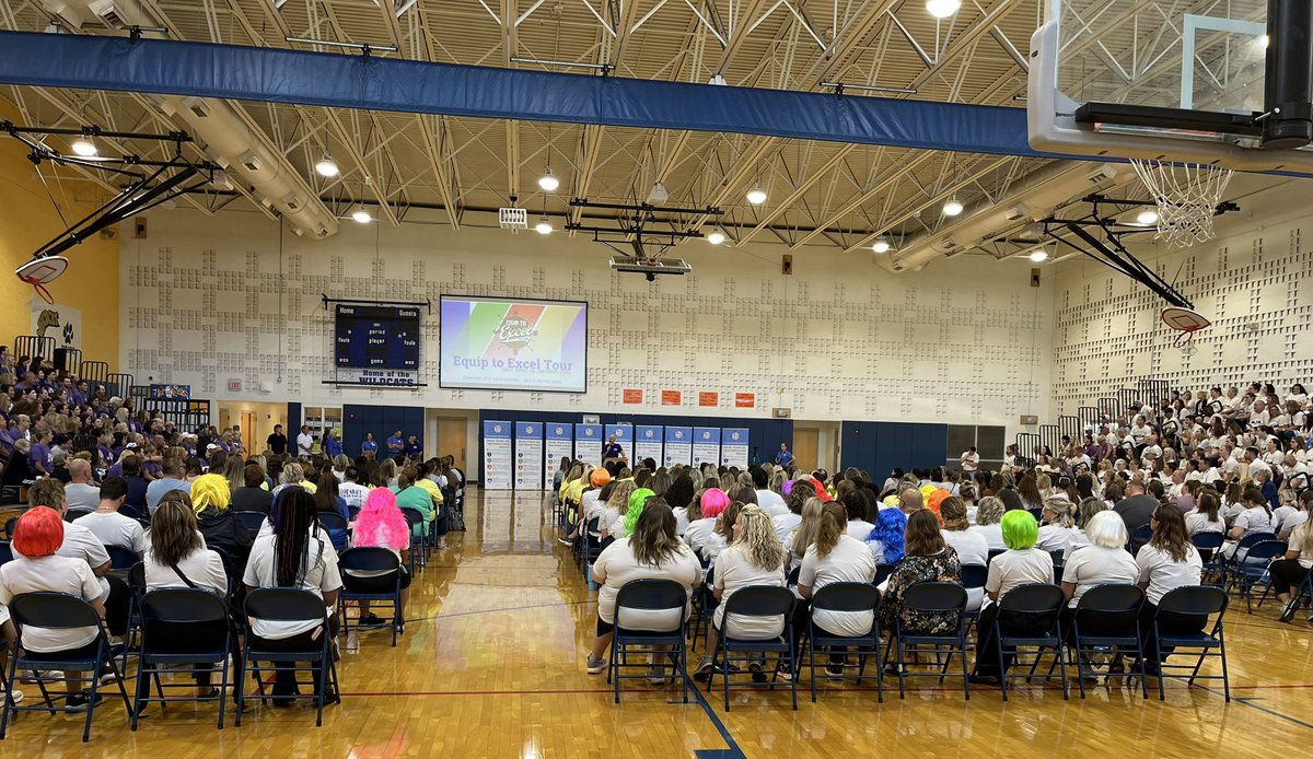 FZSDSUPT's tweet image. Day 2 Pep Rallies: 💯

Unofficial superlatives: 

Best t-shirts: @ZumWesthoff &amp;amp; @ZumWestHigh 

Best overall quadrant energy from both days: West Side

Best moments from student speakers: 

@ZumWestHigh Tyler on FZSD &amp;amp; the impact staff have had on him: “It’s different here!”(Cont)