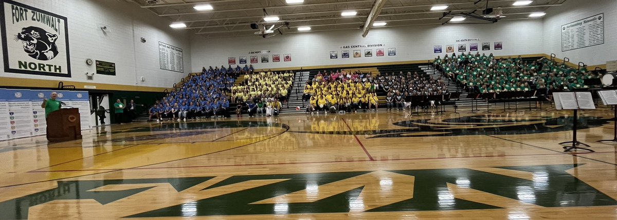FZSDSUPT's tweet image. Day 2 Pep Rallies: 💯

Unofficial superlatives: 

Best t-shirts: @ZumWesthoff &amp;amp; @ZumWestHigh 

Best overall quadrant energy from both days: West Side

Best moments from student speakers: 

@ZumWestHigh Tyler on FZSD &amp;amp; the impact staff have had on him: “It’s different here!”(Cont)